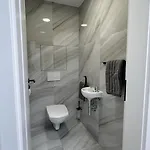 Leopold - Apartmanovy Dum 3*