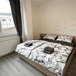 Leopold - Apartmanovy Dum 3*