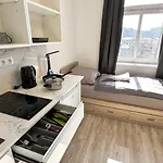 Leopold - Apartmanovy Dum 3*