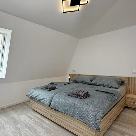 Leopold - Apartmanovy Dum