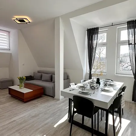 Leopold - Apartmanovy Dum Apartahotel *