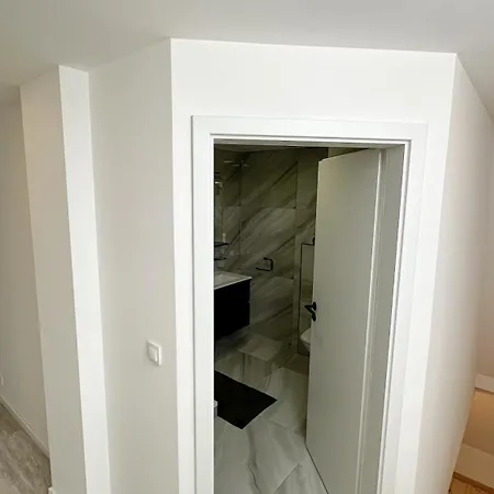 Leopold - Apartmanovy Dum * Κάρλοβι Βάρι