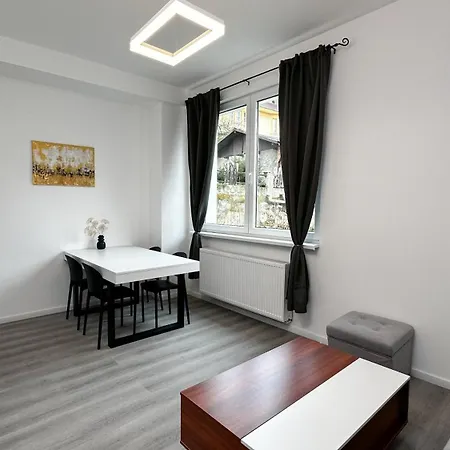 Leopold - Apartmanovy Dum Ξενοδοχείο με διαμερίσματα Κάρλοβι Βάρι