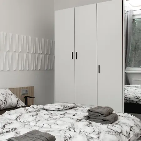 Apartahotel Leopold - Apartmanovy Dum