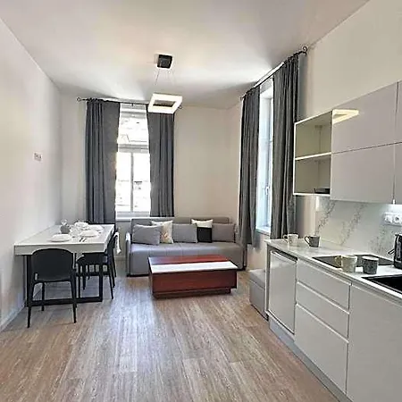 Leopold - Apartmanovy Dum