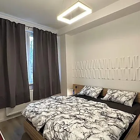 Leopold - Apartmanovy Dum Апарт-отель 3*
