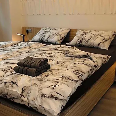 Апарт-отель Leopold - Apartmanovy Dum 3*