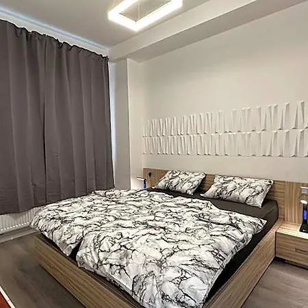 Leopold - Apartmanovy Dum