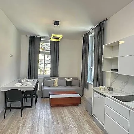 Leopold - Apartmanovy Dum Карловы Вары