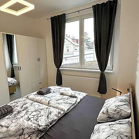 Leopold - Apartmanovy Dum 3* Карловы Вары