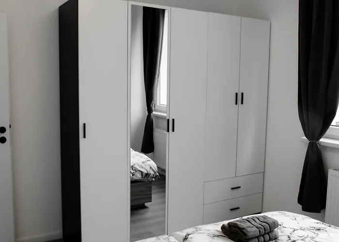 Apart Otel Leopold - Apartmanovy Dum 3*