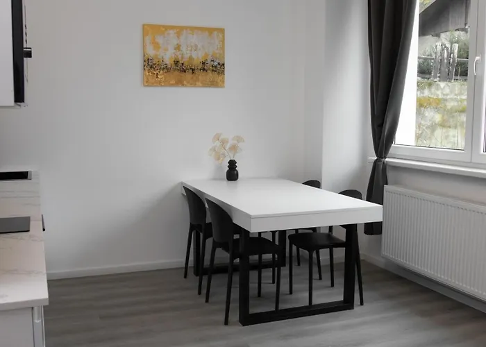 Apart Otel Leopold - Apartmanovy Dum 3*