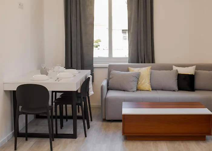 Leopold - Apartmanovy Dum 3*