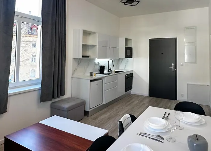 Apart Otel Leopold - Apartmanovy Dum 3*